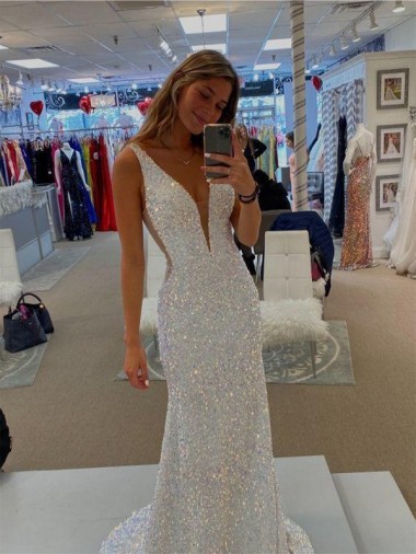 Discount V-Neck Sleeveless Long Velvet Sequin Prom Dress with Sweep Train UK